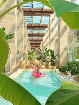 40-minute drive from Chengdu | InterContinental Chengdu at Heilongtan with its reclining ceiling perfect for strolling with kids