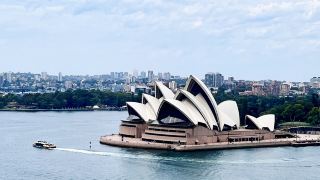 ท่องเที่ยวไปตามชายฝั่งตะวันออกของออสเตรเลียในปี 2016: ฟังเสียงลมที่ Twelve Apostles และไล่ตามแสงสวยที่หาด Bondi!