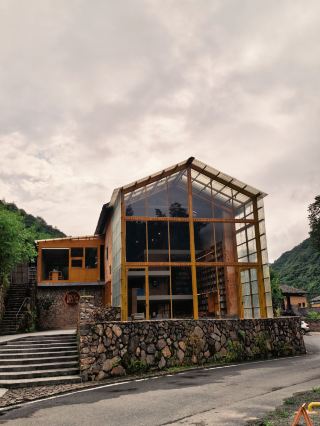 Tonglu Fangyu Kong|Glass Book House Hidden in the Valley