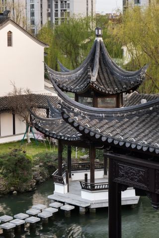 Stay in a Jiangnan Garden at Meisu Xichengyue Hotel