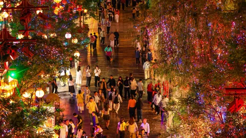 The "city upon city" buried by silt and reborn from the ashes — traveler post in Kaifeng