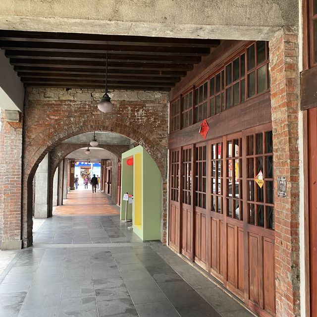 เดินชมย่านประวัติศาสตร์เมืองเก่า Bopiliao 🏚️