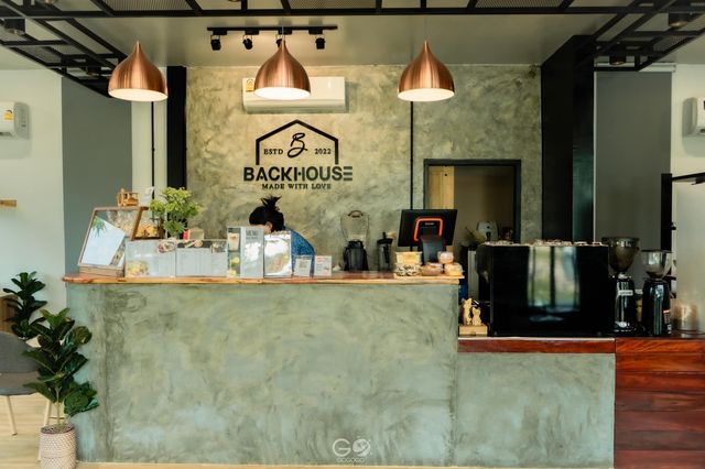 BACK HOUSE CAFE’ 