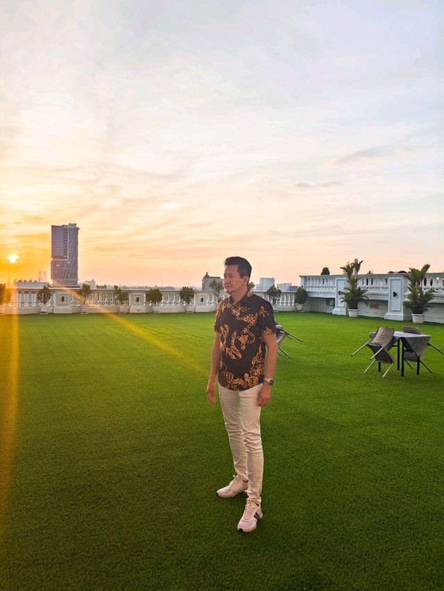 Hotel with Nice View and Good Locationl