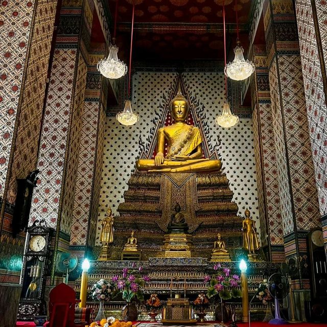 วัดอรุณราชวราราม เป็นหนึ่งในสถานที่แลนด์มาร์คสำคัญ