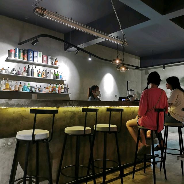 GREY bar, coffee, cocktail & western food