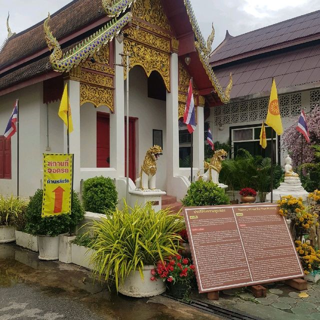 วัดทรายมูลเมือง ไหว้ขอพรท้าวเวสสุวรรณ