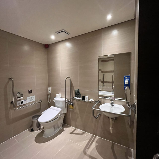 Handicap Friendly Hotel near Taipei Metro