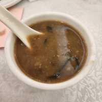 為雞粥燒鵝乳鴿而來
