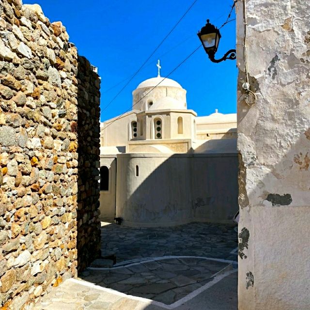 KASTRO: PICTURESQUE QUARTER IN CHORA!