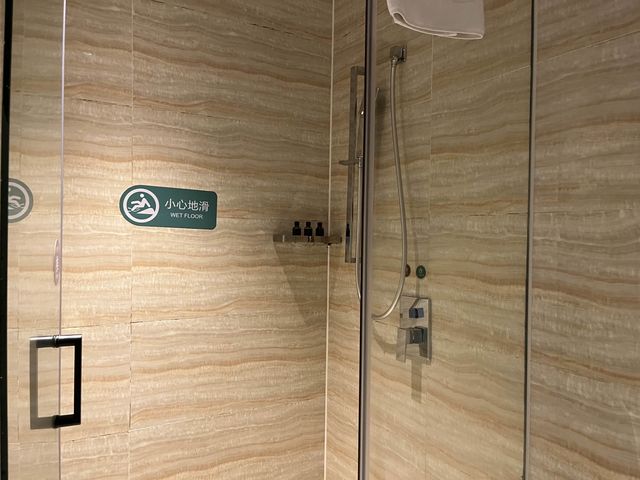 🇨🇳Shenzhen | A tiny hotel room with everything you need 🇨🇳Shenzhen | A tiny hotel room with everything you need