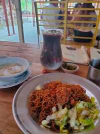 ☕  Hidden Halal Café in Limestone Cave