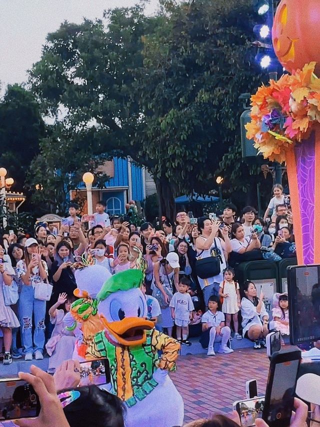 ฮาโลวีนปีนี้ ที่ดิสนีย์แลนด์! 🎃