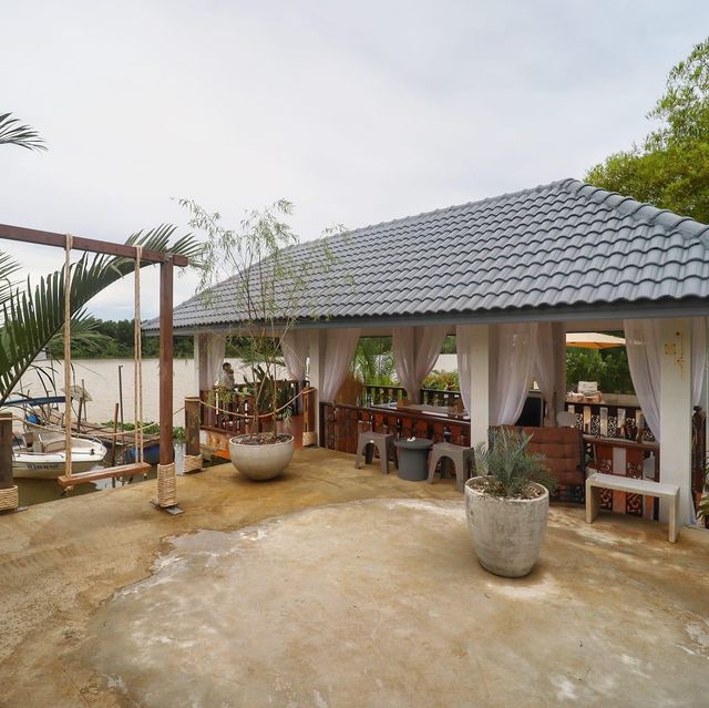Backyard Cafe x TCT 