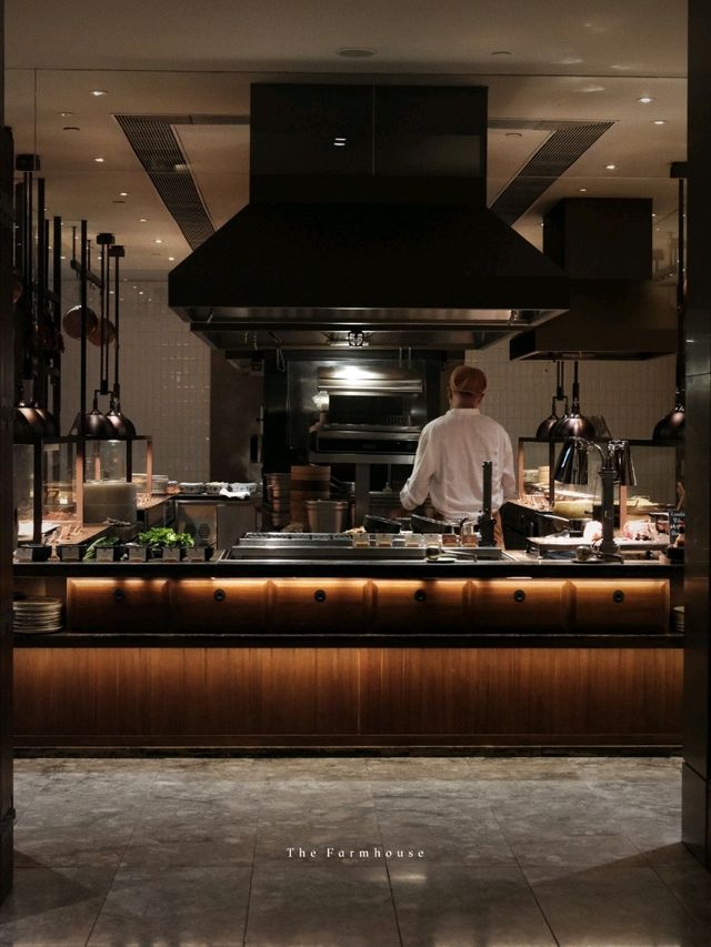 北角嘆住海景食自助餐
