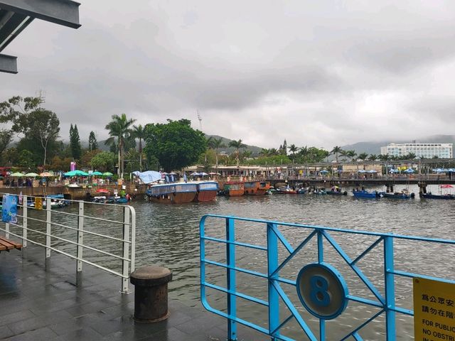 黃雨下的西貢碼頭