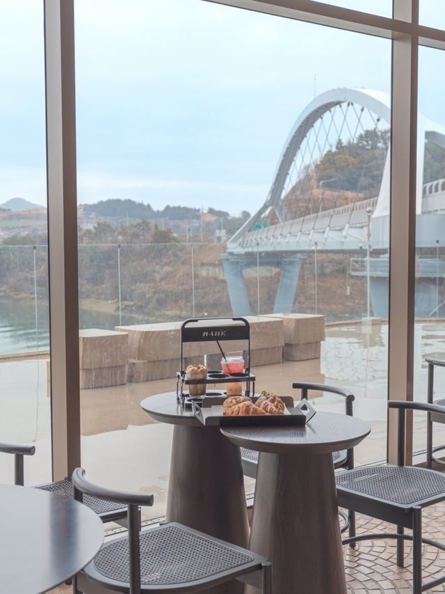 여수 백야대교가 보이는 오션뷰 카페 마애💙