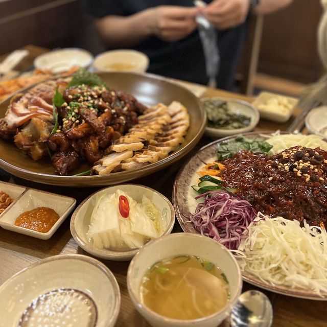 쫜득한 살이 가득한 ‘가장 맛있는 족발(대전 오류점)‘