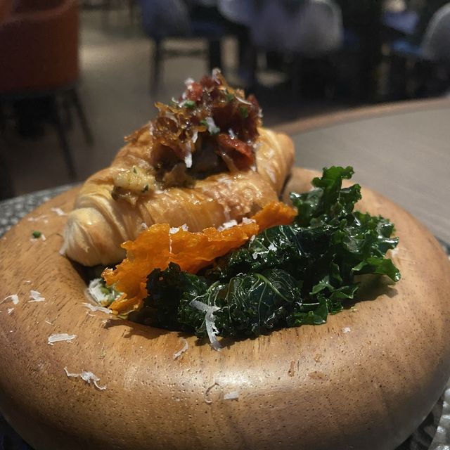 101樓用餐初體驗，香港最高摩天大樓，邊食晚餐變俯瞰維港