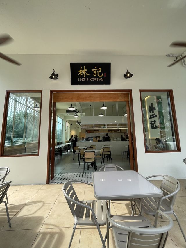 Cosy Cafe Vibes @ Ling’s Kopitiam