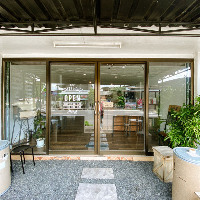 MixKoff ร้านกาแฟแนว slow bar สุดเท่ ☕️