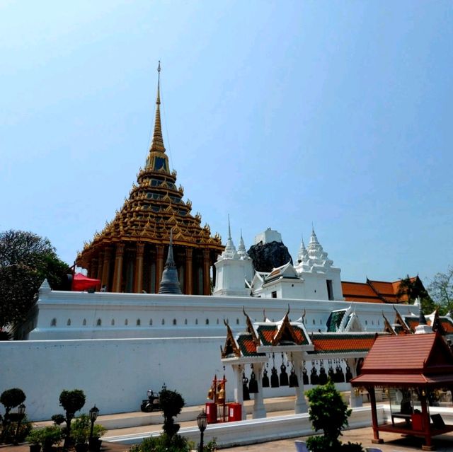 สักการะพระบรมสารีริกธาตุ วัดพระพุทธบาท สระบุรี