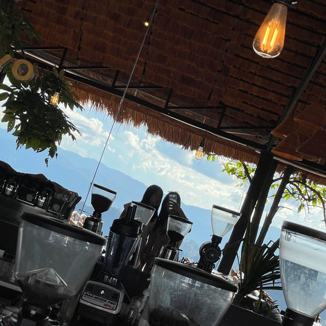 จิบกาแฟร้าน(ไม่)ลับบนดอยช้าง บรรยากาศดีย์