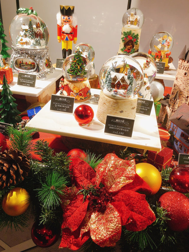 台北｜🎄🎅🏻五彩巨大聖誕樹🎁🎀 Regent Taipei 晶華酒店-中庭咖啡廳