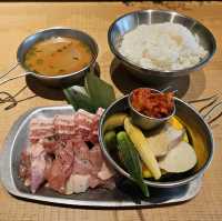 室內體驗露營的主題燒肉餐廳
