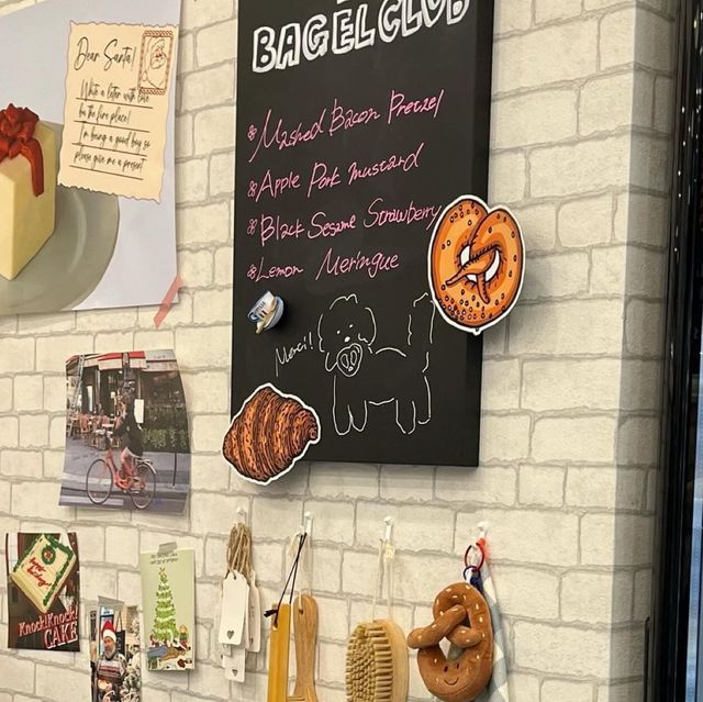 Cafe Hush：市中心明亮舒適，服務印象深刻