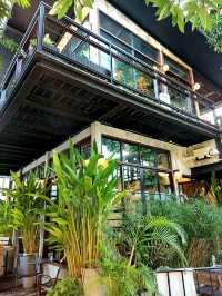 คาเฟ่ในบ้านร่มรื่นย่านนางเลิ้ง