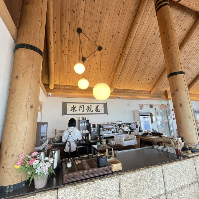 Busan cafe ชมวิวหลักล้านกับรถไฟปู๊นๆๆ 🚃 🤍