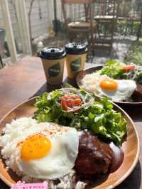 【福岡カフェ】どの部屋で食べるか迷ってしまう？緑に囲まれたガーデンカフェ🌿