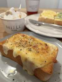 【福岡カフェ】天然はちみつ専門店のトーストとソフトクリームがおいしい🍯🐝