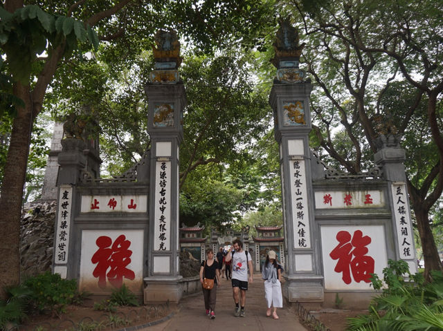Ngoc Son Temple