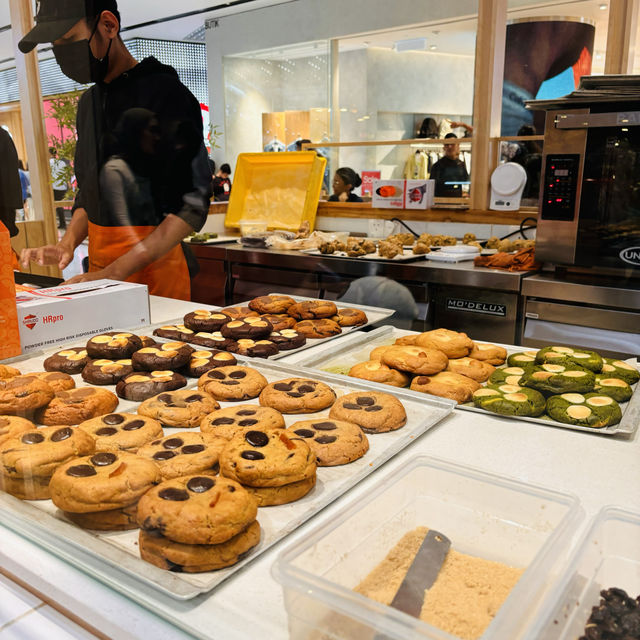 Chonky Biscuit: Indulge in TRX's Delectable Chocolate Delights