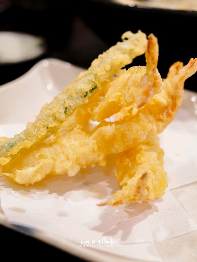 โซบะชามยักษ์ที่ Azuma Soba Restaurant
