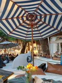 คาเฟ่ริมหาด CAVE BEACH CLUB
