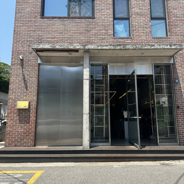 《漢南洞》韓国で人気の BONANZA コーヒーが飲めるお洒落カフェ☕️🤍