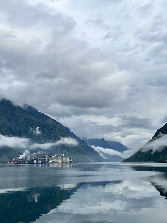 Summer hiking in Odda, Norway