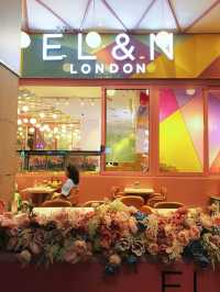 Popular PINK London cafe 🌸💐💓