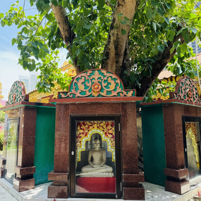 keen to see Burmese Buddhist temple in Penang