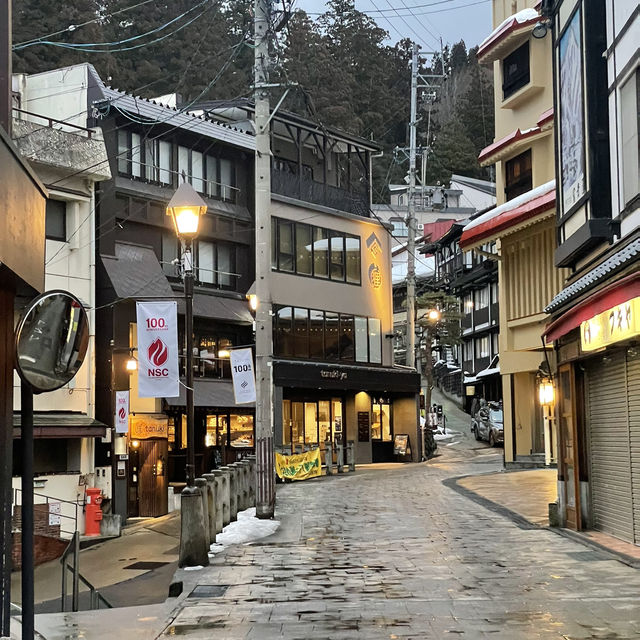 [野沢温泉 in 長野県] 温泉街の雰囲気とスノボー・スキー場
