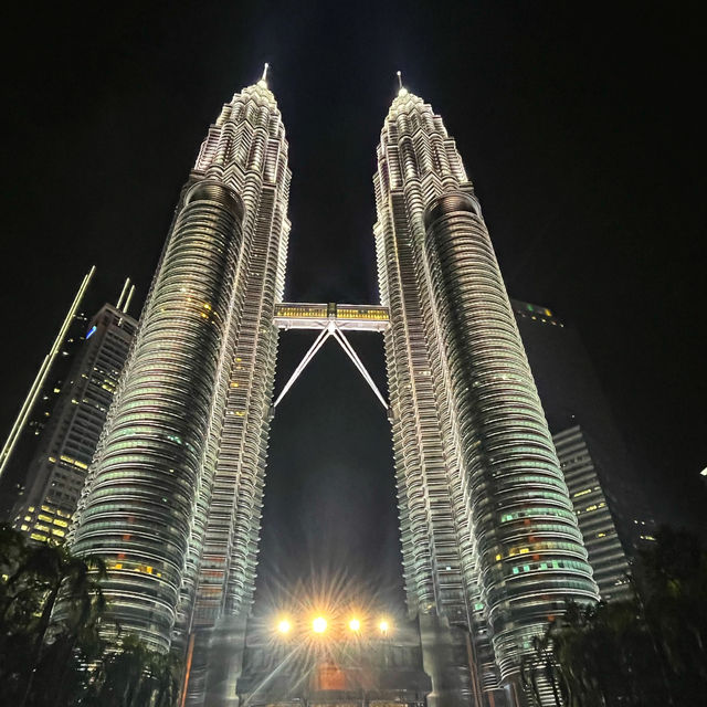 🇲🇾 Explore Malaysia’s Iconic Towers: A Tour Above the Clouds