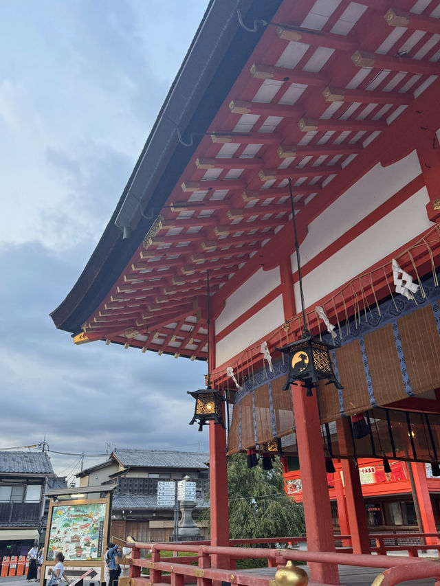 【京都・伏見稲荷】ガイドさんと登る夜の伏見稲荷