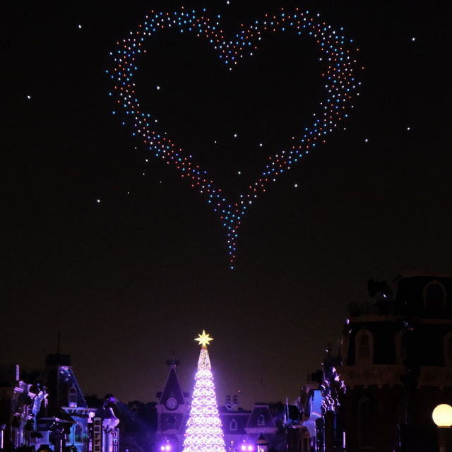A Holiday Wish-Come-True Tree Lighting Ceremony 