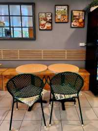 🇦🇺 Charming Cafe in Spring Hill, Queensland, Australia