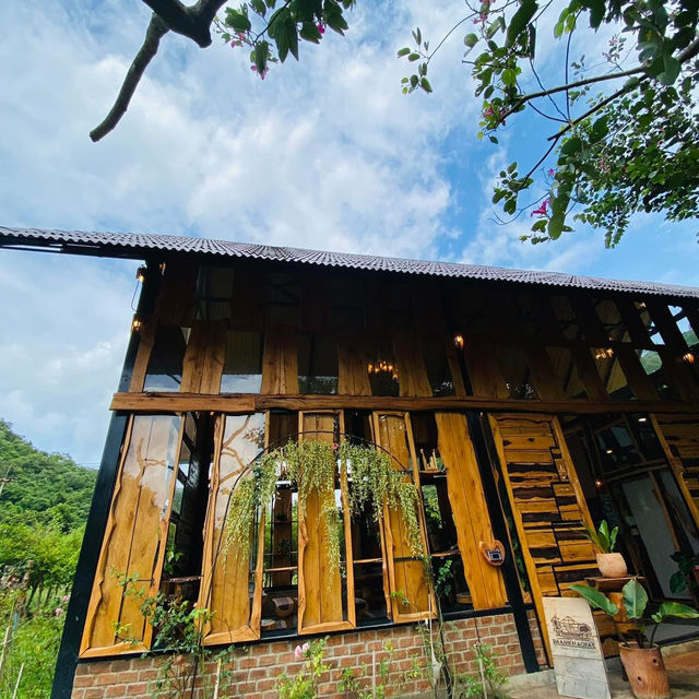 บ้านข้าวแฝ่