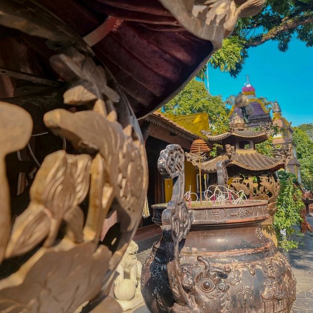 พาเที่ยววัดเก่าแก่กลางเมืองฮานอย