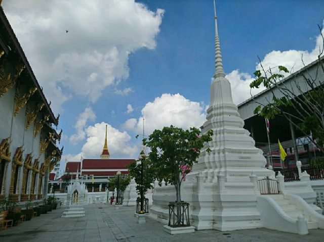 ไหว้สมเด็จพระพุฒาจารย์โต พรหมรังสี วัดระฆัง